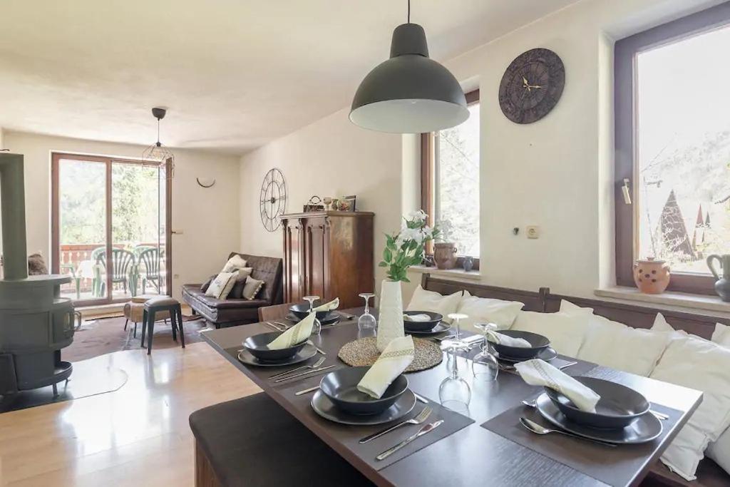 Chalet Mia - Family Cottage, Kranjska Gora กอซด์มาร์ทูลเย็ก ภายนอก รูปภาพ