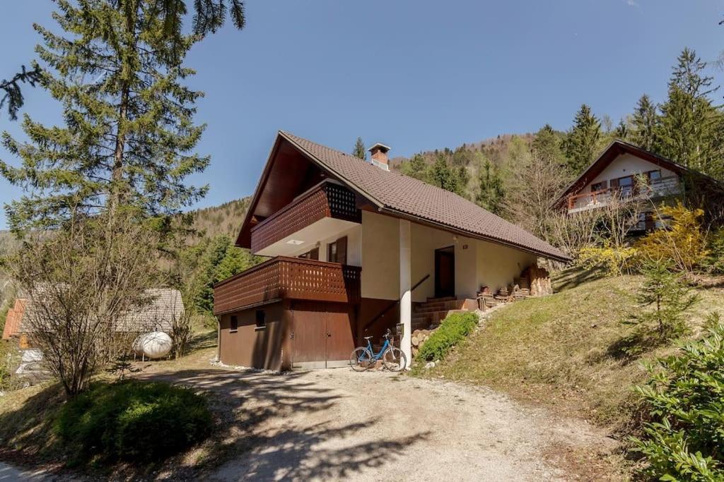Chalet Mia - Family Cottage, Kranjska Gora กอซด์มาร์ทูลเย็ก ภายนอก รูปภาพ