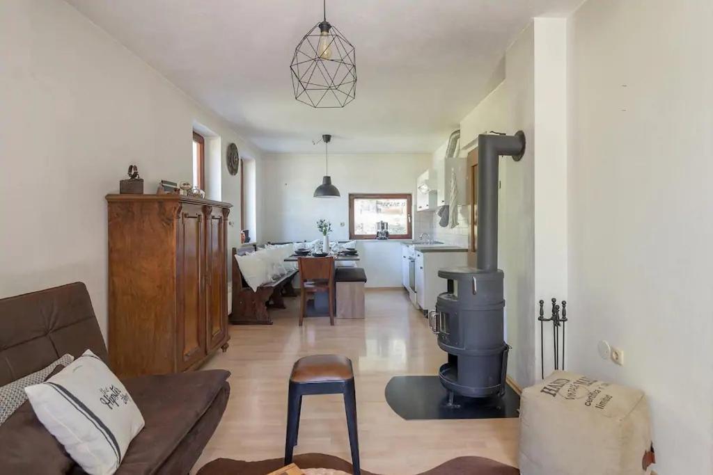 Chalet Mia - Family Cottage, Kranjska Gora กอซด์มาร์ทูลเย็ก ภายนอก รูปภาพ